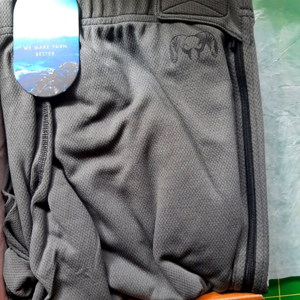 Kuiu zip ultra Mariano wool zip off base layer